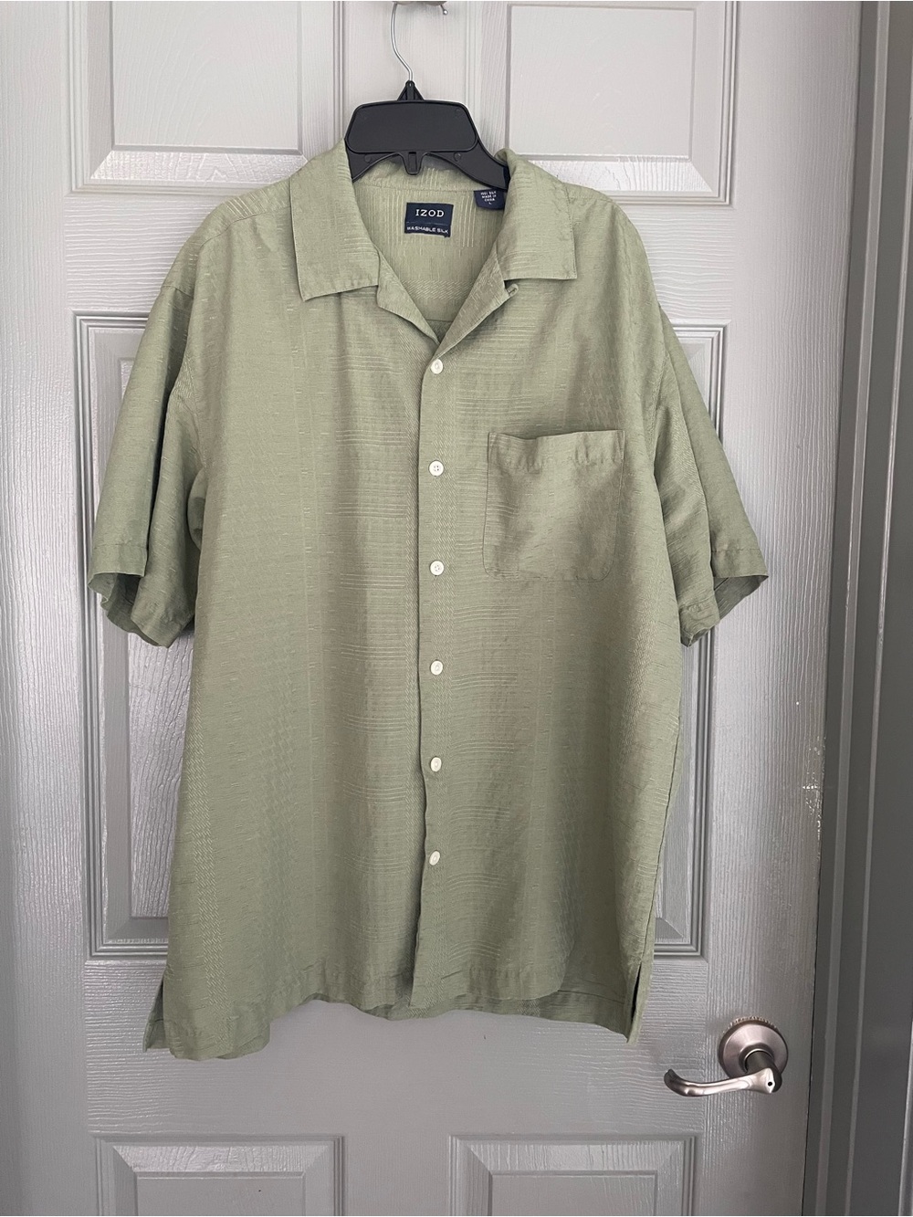 IZOD Men’s Short-Sleeve 100% Silk Washable Sage Green Shirt Button Down Size L